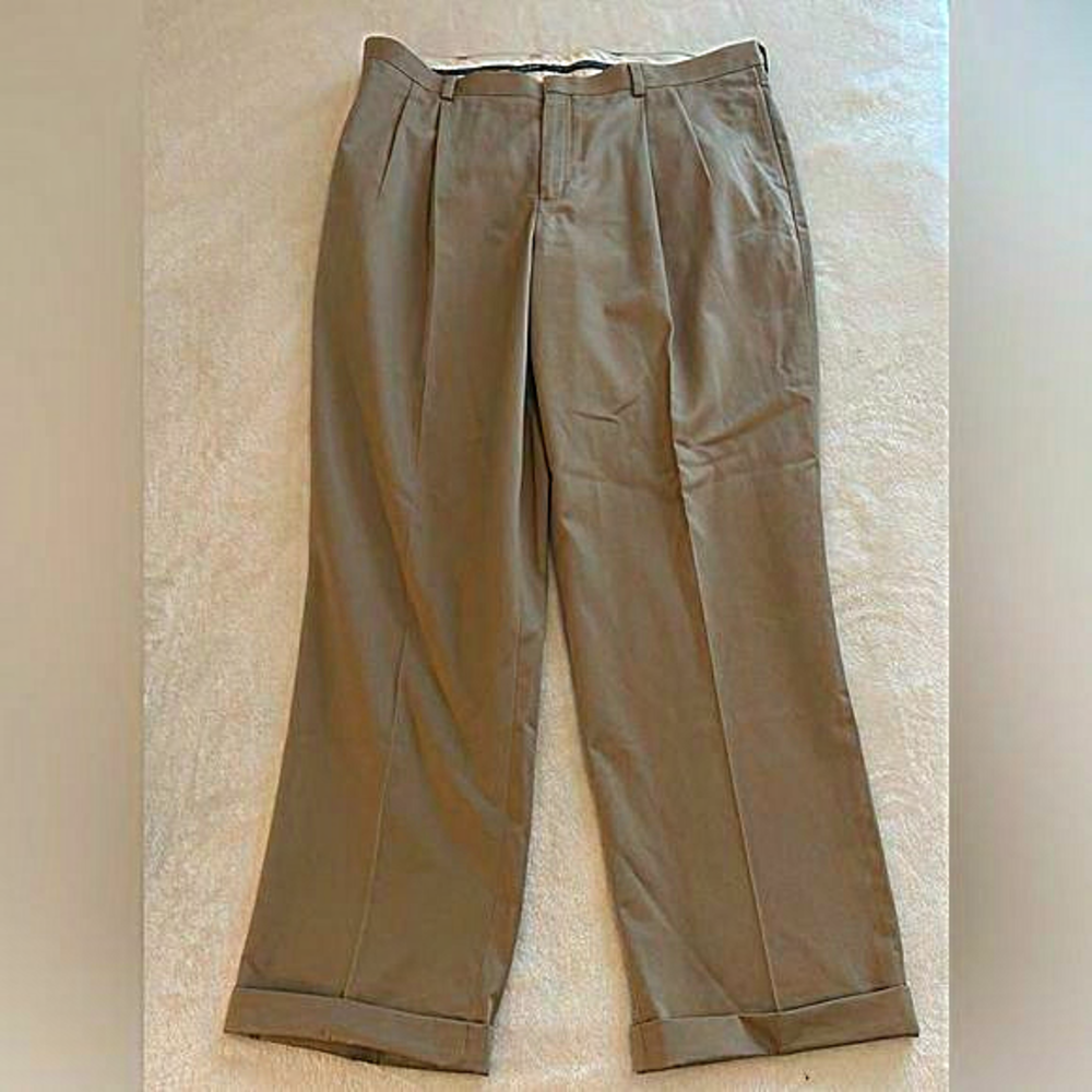 L.L Bean Natural‎ Fit Khakis